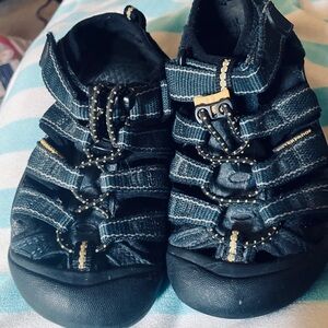 Kids Pair Blue Keen Sandal Shoes Sz 11